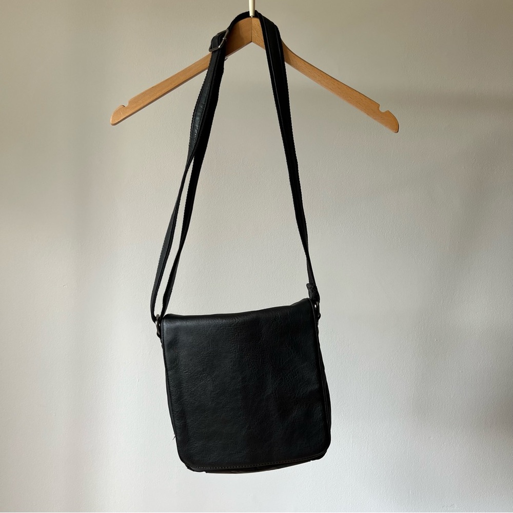 André Black Bag